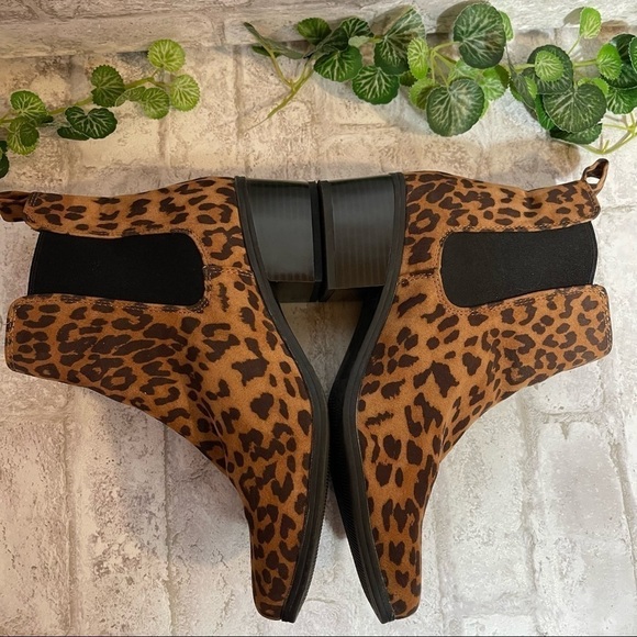A New Day Cheetah Print Memory Foam Ankle Boot Sz 8 - Picture 3 of 7